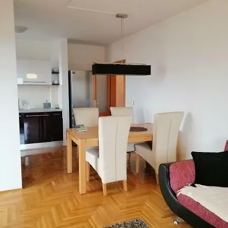 شقة Laticka 3 Ferienwohnung